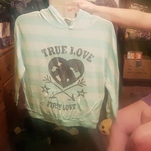 Thin stretchy sweater "true love first love"